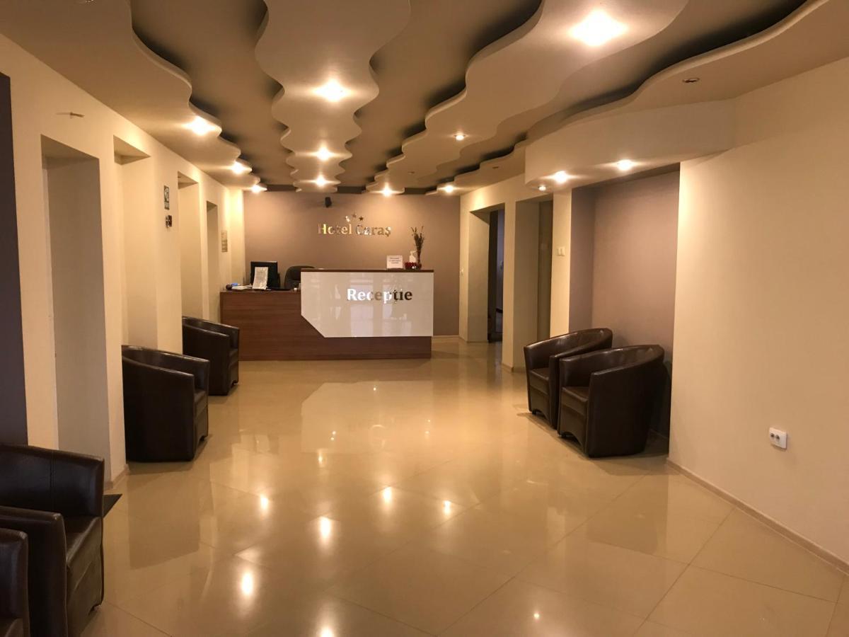 Hotel Caras Оравица Экстерьер фото